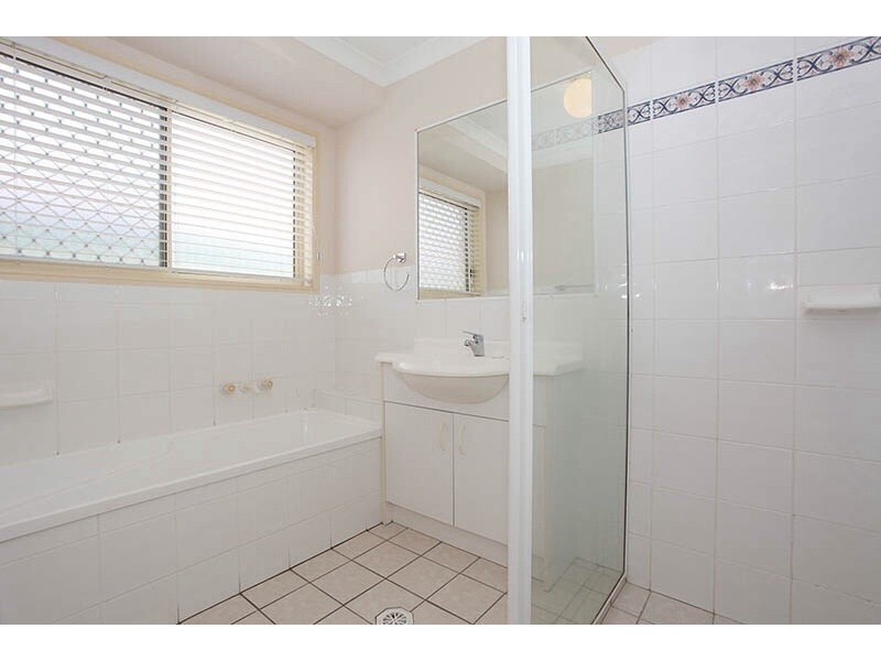 48 Gleneagles Crescent, Oxley QLD 4075