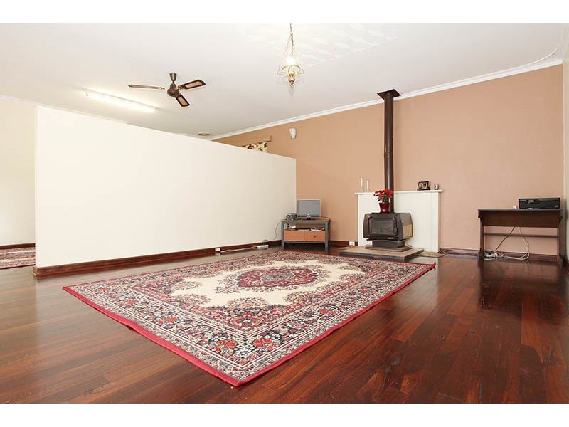 24 Redcliffe Road, Greenfields WA 6210