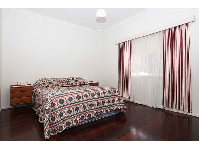 24 Redcliffe Road, Greenfields WA 6210