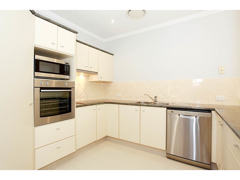 8 Musa Street, Ashmore QLD 4214