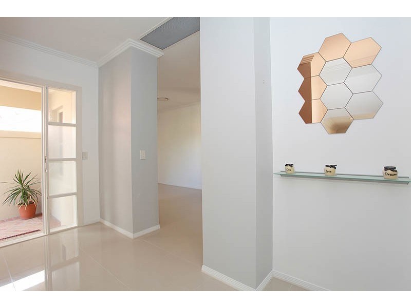 8 Musa Street, Ashmore QLD 4214