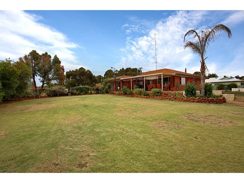 14 Greenstone way, Boddington WA 6390