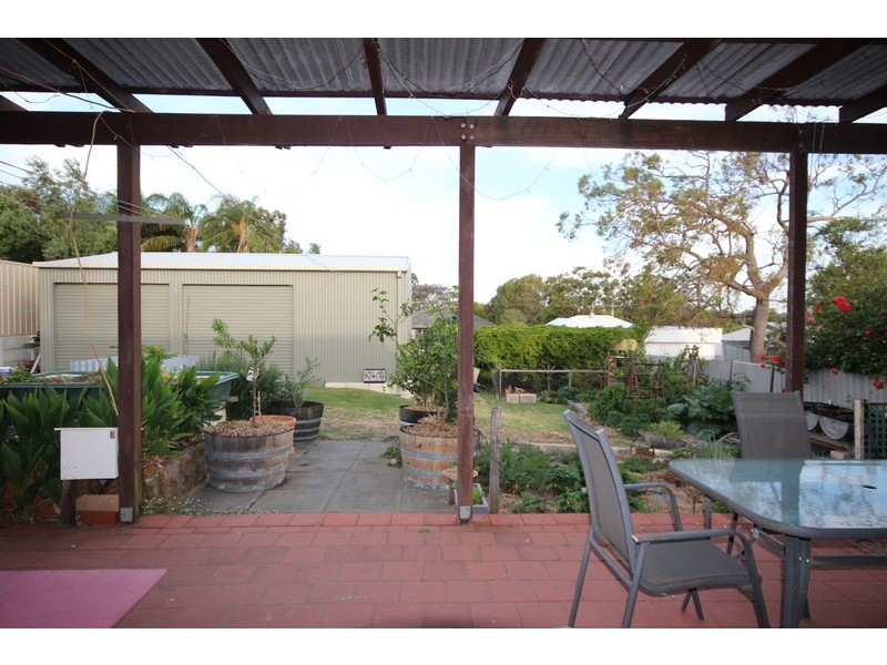 17 Tedrake Street, Willagee WA 6156