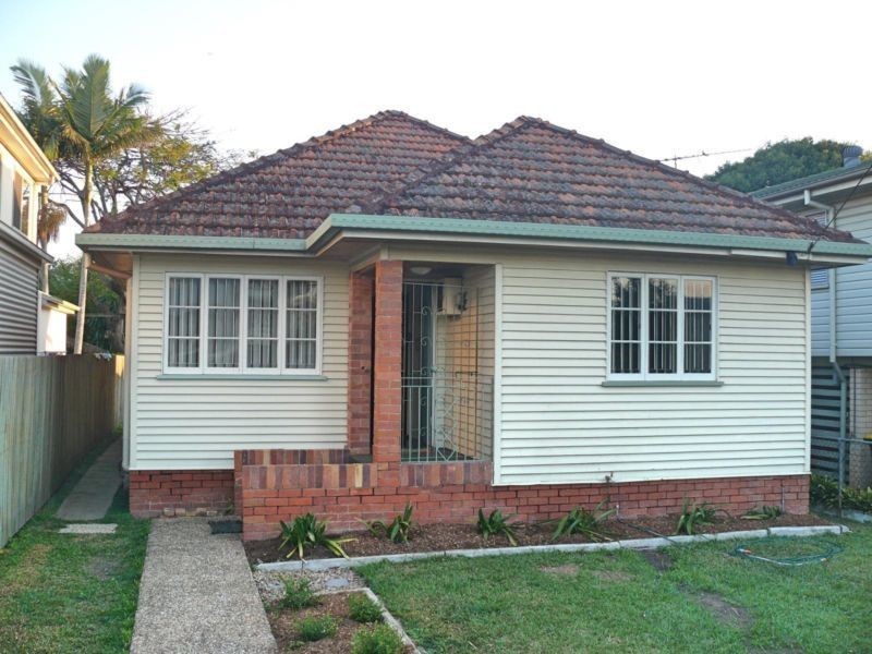 83 Long Street West, Graceville QLD 4075