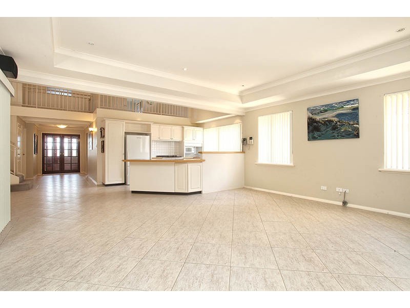 2 Fantail Pass, Joondalup WA 6027