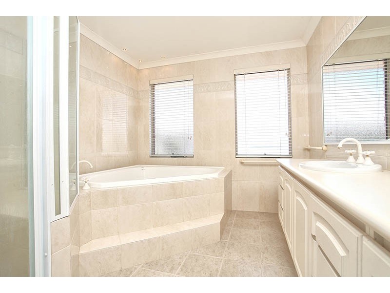 2 Fantail Pass, Joondalup WA 6027