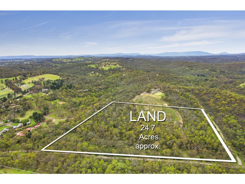 35 Laughing Waters Road, Eltham VIC 3095