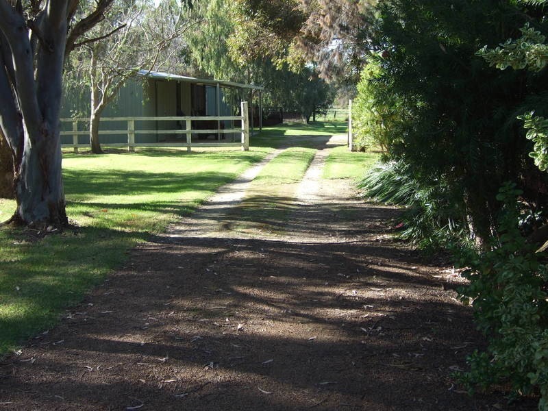 137 Hackett Street, Cookernup WA 6220