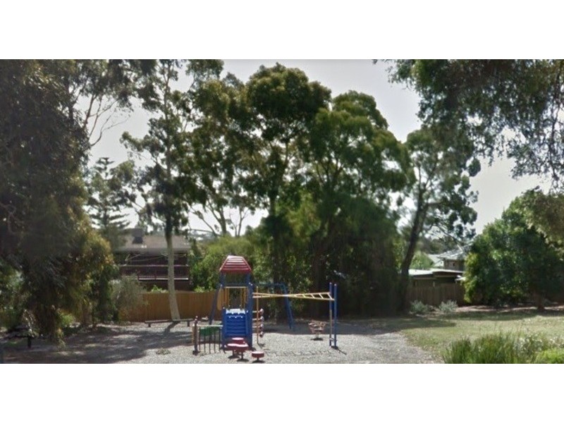 12 Grover Rd, Doncaster VIC 3108