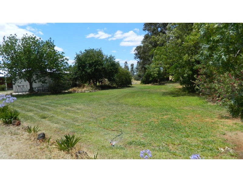 843 Yarrawalla East Road, Mologa VIC 3575