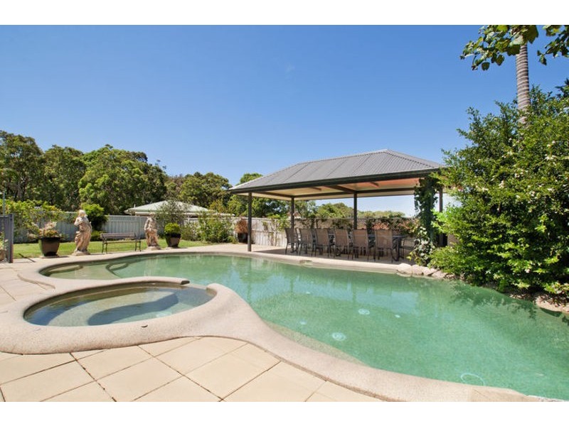 25 Spinnaker Ridge Way, Belmont NSW 2280