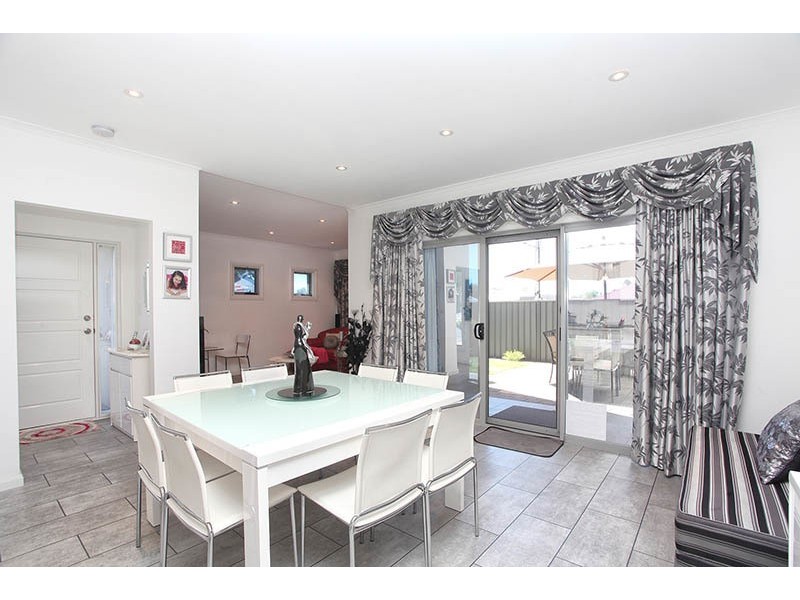 2C Trott Grove, Oaklands Park SA 5046