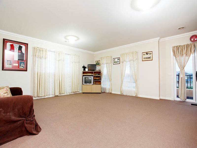 21 CONNEMARRA CIRCUIT, Melton VIC 3337