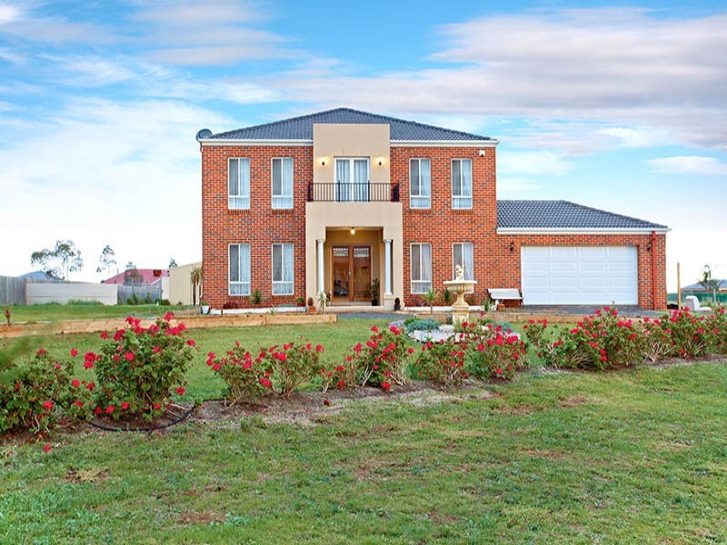 21 CONNEMARRA CIRCUIT, Melton VIC 3337