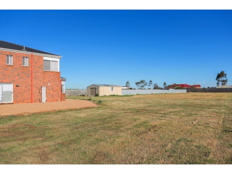 21 CONNEMARRA CIRCUIT, Melton VIC 3337