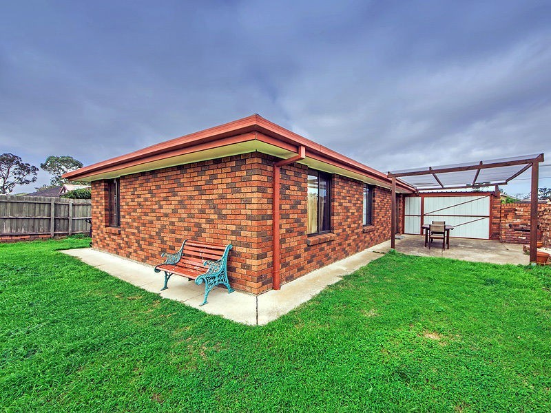 13 Daphne Crescent, Werribee VIC 3030