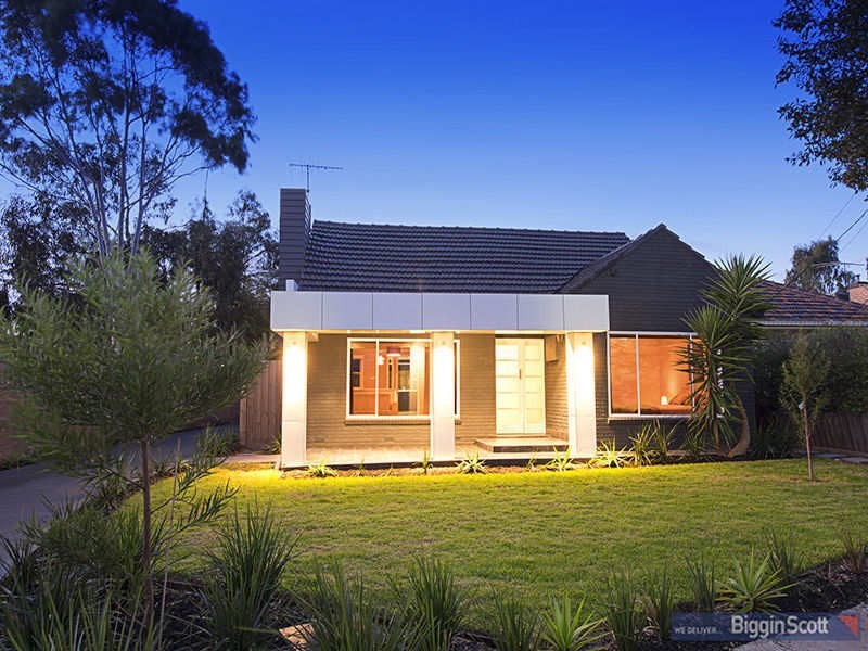 18 Viola Avenue, Brooklyn VIC 3012