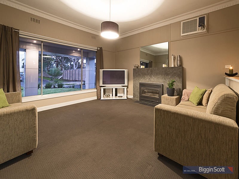 18 Viola Avenue, Brooklyn VIC 3012