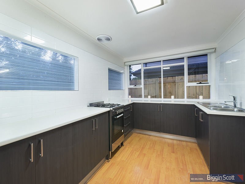 18 Viola Avenue, Brooklyn VIC 3012