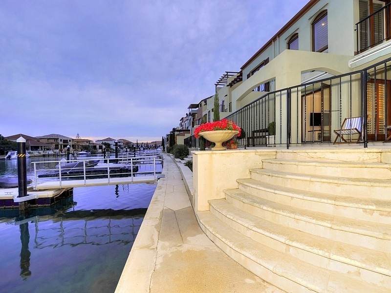 31/18 Port Quays, Wannanup WA 6210