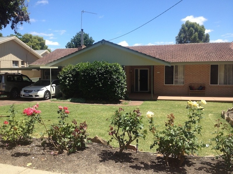 10 Lewis Street, Narrogin WA 6312