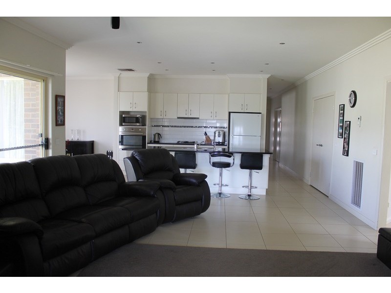 18 Arthurs crescent, Strathfieldsaye VIC 3551