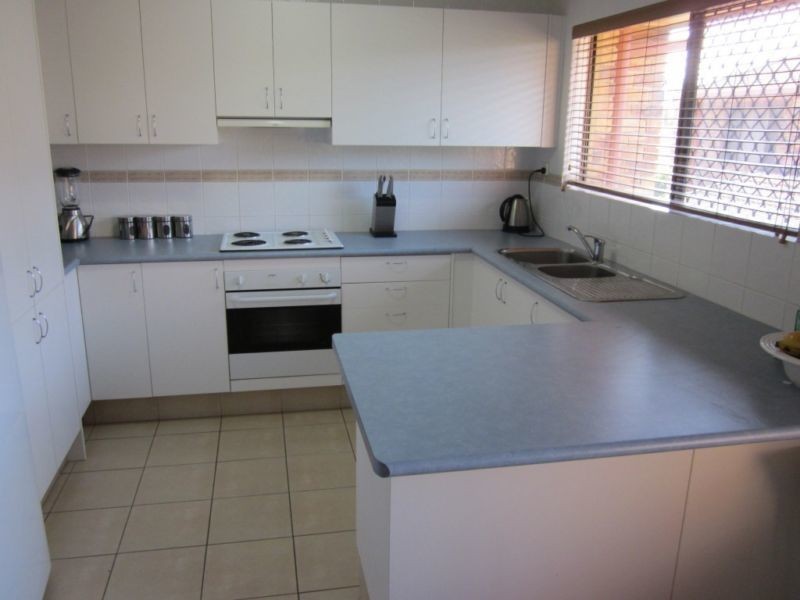 22 Dunlop Court, Mermaid Waters QLD 4218