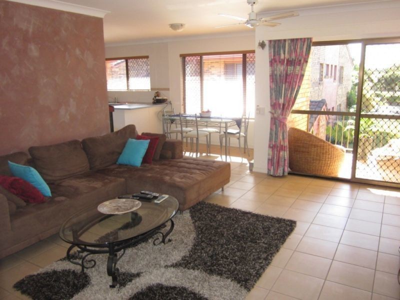 22 Dunlop Court, Mermaid Waters QLD 4218