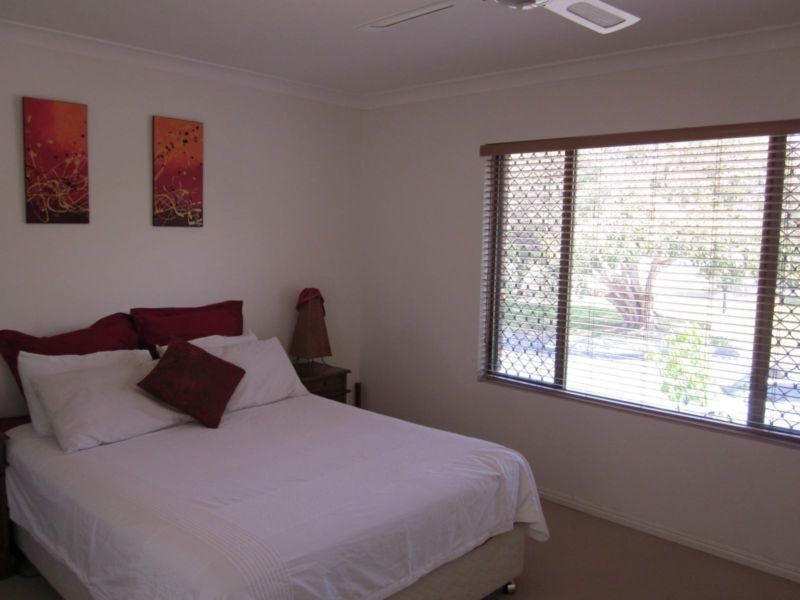 22 Dunlop Court, Mermaid Waters QLD 4218