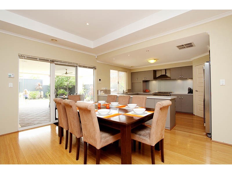 35 Beechwood Circle, Aveley WA 6069