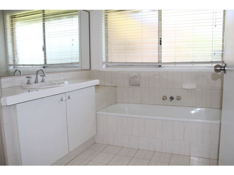 25 Cheltenham Drive, Robina QLD 4226