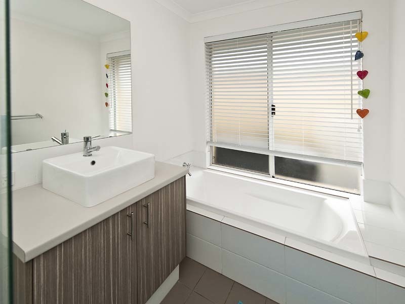 12   Hamelin Street, Two Rocks WA 6037