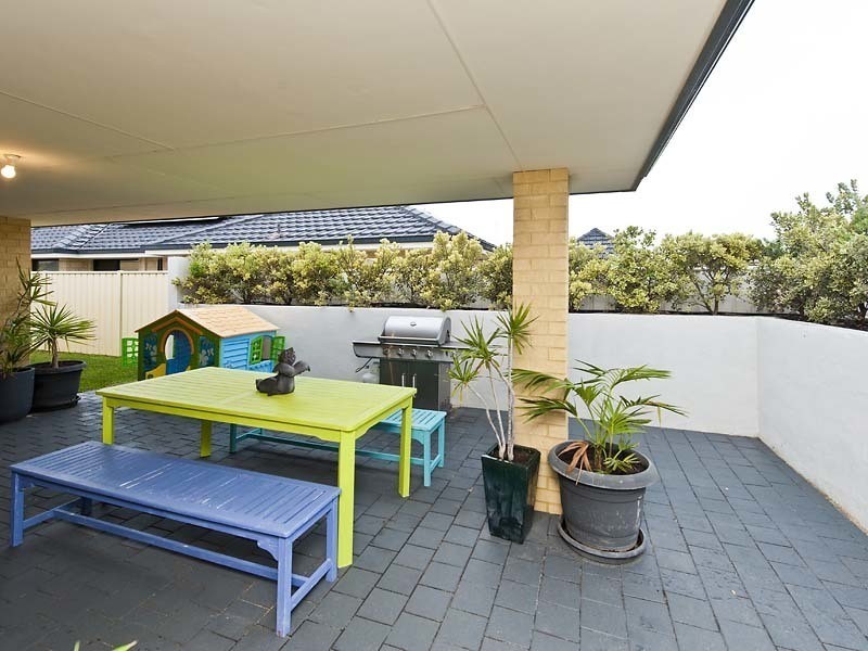 12   Hamelin Street, Two Rocks WA 6037