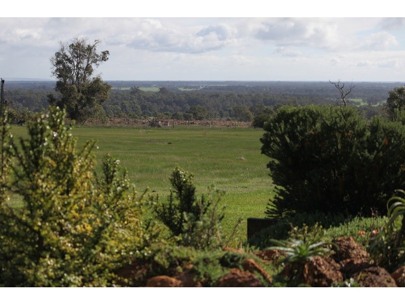 196 Nuttman Road, Chapman Hill WA 6280