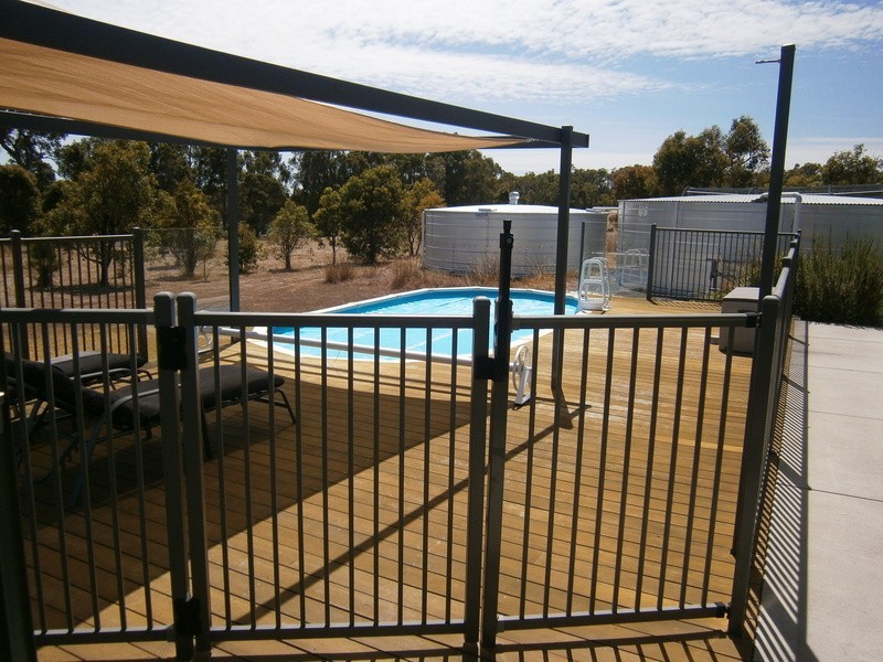 196 Nuttman Road, Chapman Hill WA 6280