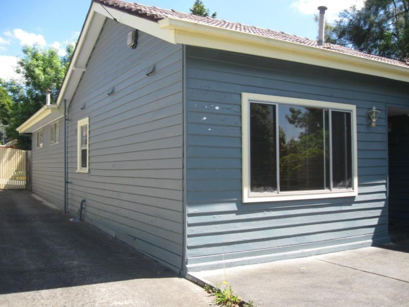 1/2 Wickham Avenue, Forest Hill VIC 3131