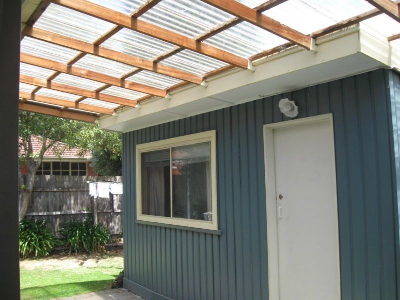 1/2 Wickham Avenue, Forest Hill VIC 3131