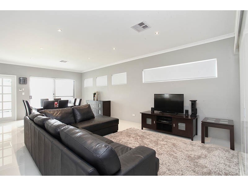 9 Blackmore way, Wellard WA 6170