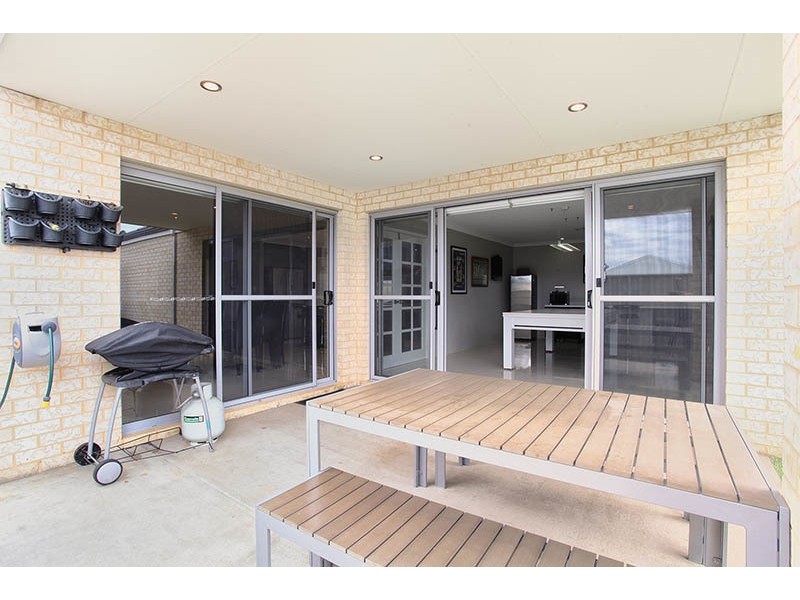 9 Blackmore way, Wellard WA 6170