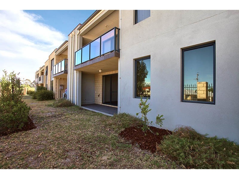 3/2 Towton Way, Langford WA 6147