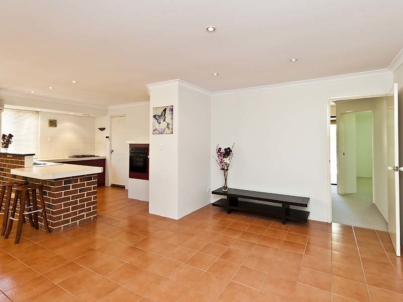 34 Jagoe Loop, Willagee WA 6156