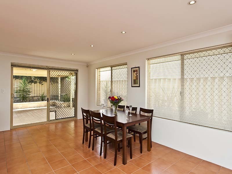 34 Jagoe Loop, Willagee WA 6156