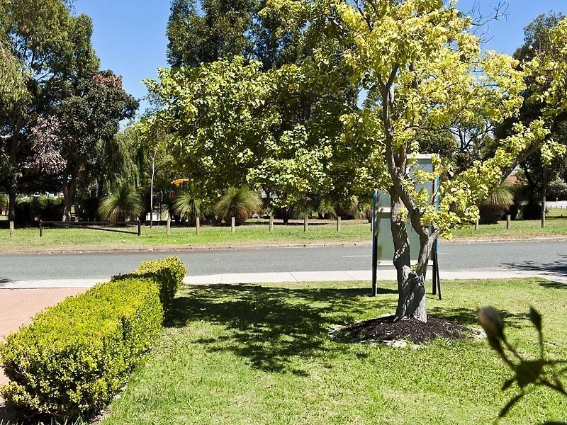 34 Jagoe Loop, Willagee WA 6156