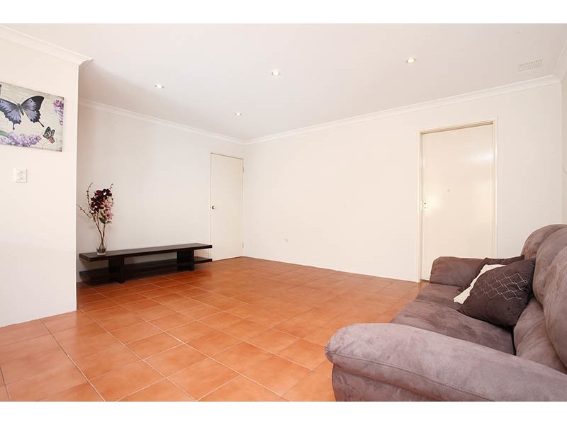 34 Jagoe Loop, Willagee WA 6156