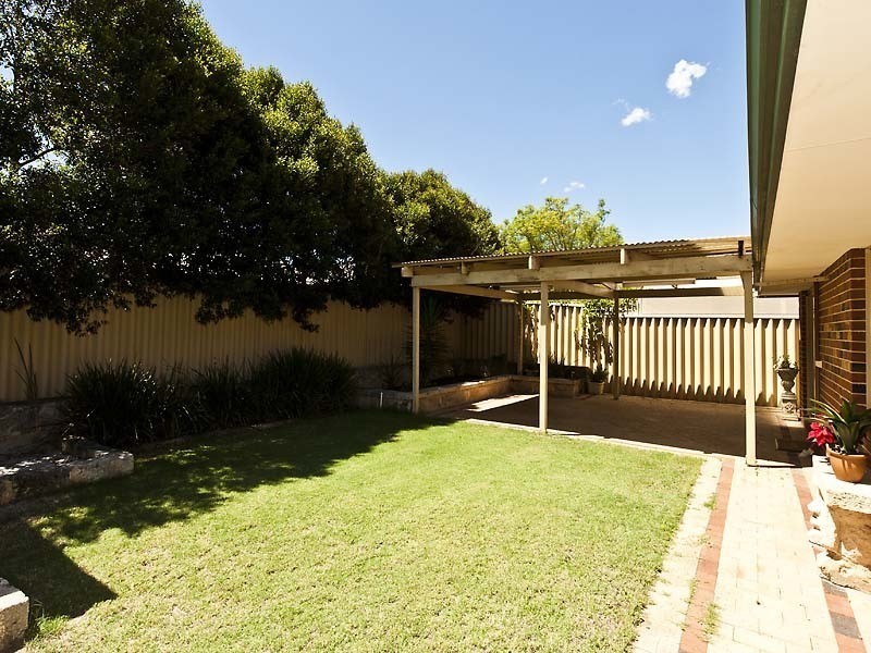 34 Jagoe Loop, Willagee WA 6156