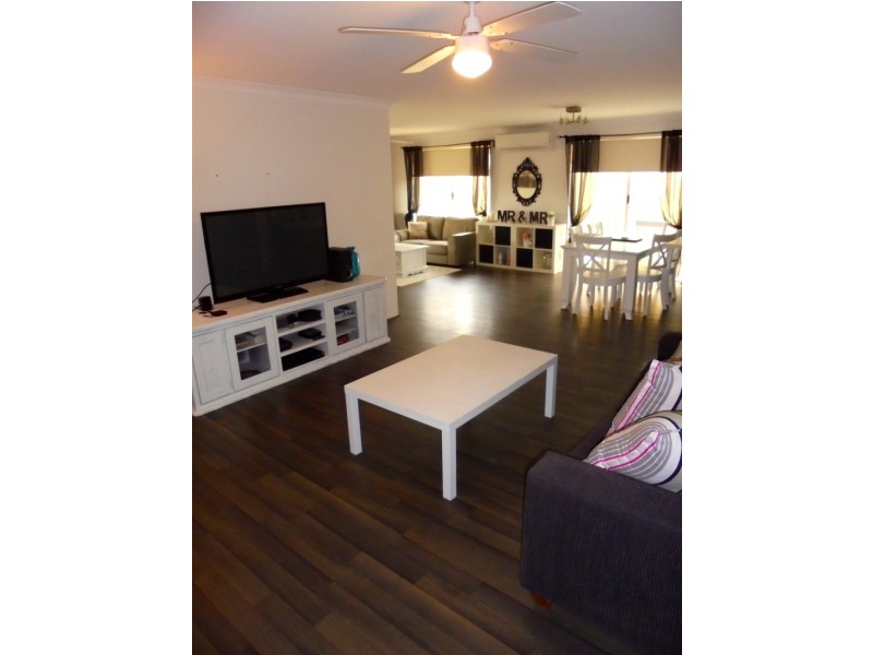 4 Wetherby Link, Butler WA 6036