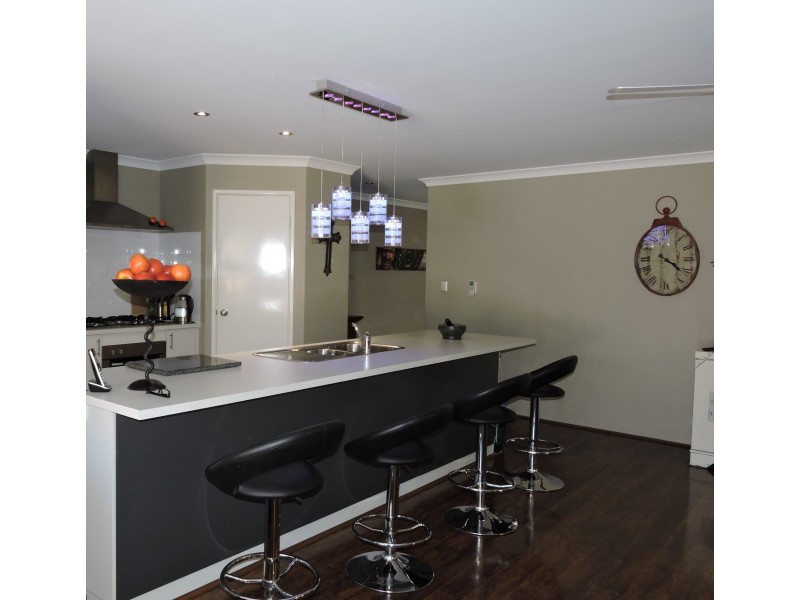 8 Hendon Vista, Wellard WA 6170