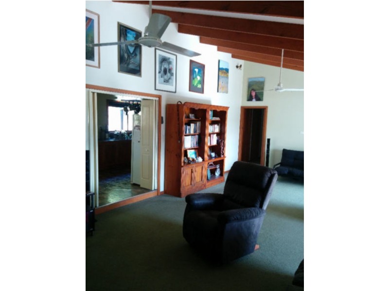 1015 Whitelaws Track, Yinnar South VIC 3869