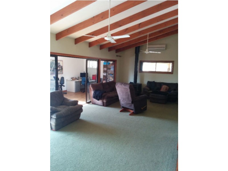 1015 Whitelaws Track, Yinnar South VIC 3869