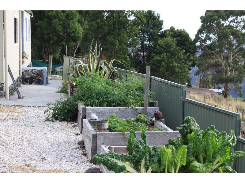 1015 Whitelaws Track, Yinnar South VIC 3869